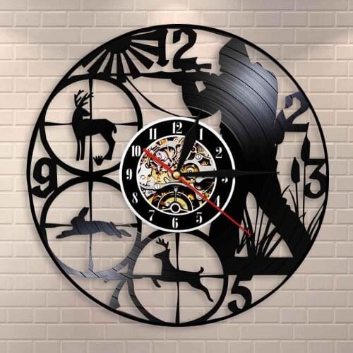 Hunting Club Vinyl Record Wall Clock Shot Target Hunters Gift Wildlife Woodland Hunting Animals Man Cave Wall Decor Wall Clock