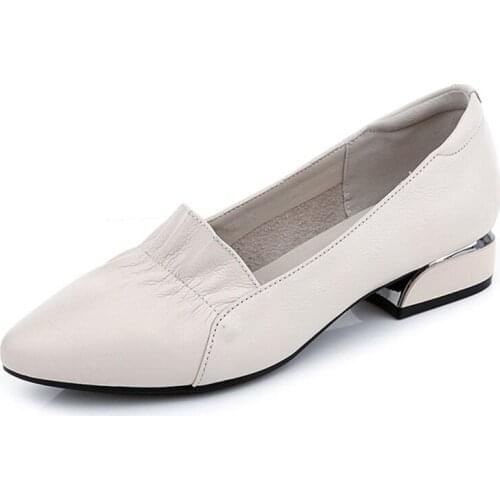 2021 new comfortable low-heeled flat bottom pointed small leather shoes spring and autumn large size womens shoes