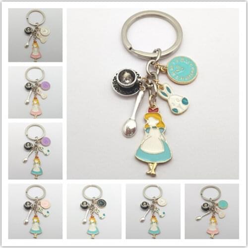 1 piece of high-quality fashion jewelry Alice in Wonderland keychain, coffee cup watch rabbit spoon keychain, clock keychain