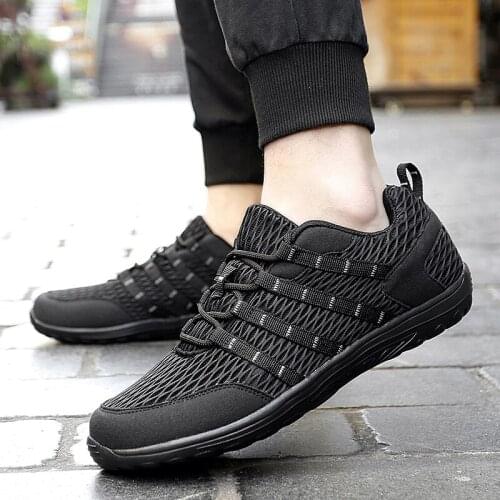 New 2021 Men Running Shoes Breathable Outdoor Sports Shoes Lightweight Sneakers for Women Comfortable Athletic Training shoes