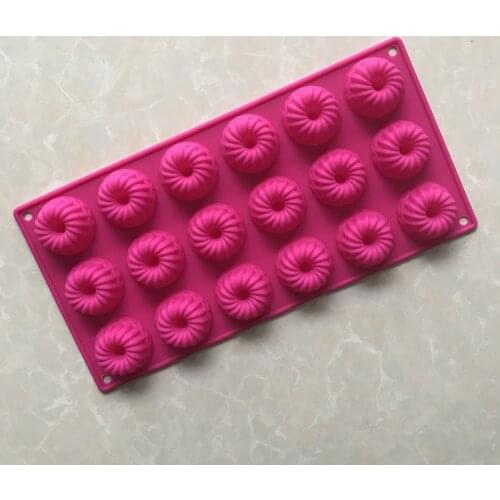 Stock batch silicone cake mold 18 even mousse round pudding jelly mold baking tools XG173