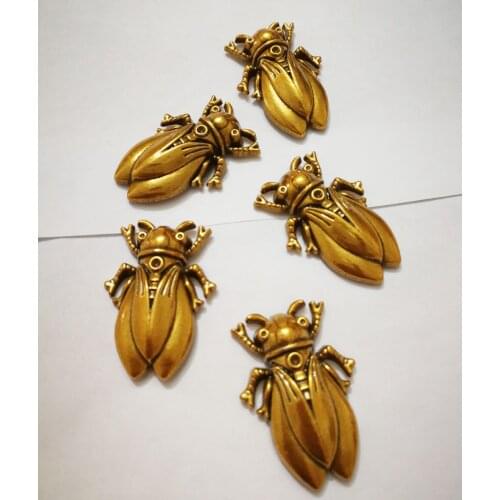 2018 Hot Cicada shoes Buckle Hooker Insects Badges Pins for the Clothing bags wallet lock pin buckles Garment Accessories