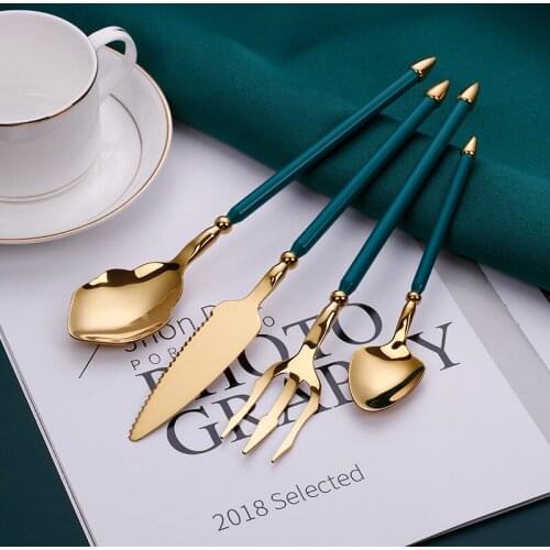 4PCS/Set Gold Luxury 304 Stainless Steel Cutlery Aquaman Trident Western Steak Knife Cutlery Set Dinneware Tableware Set