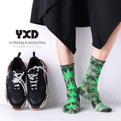 3 Pairs/Mens Socks High Quality New Winter Warm Thicker Cotton Tie-Dyed Maple Leaf Print Sports High Socks Man Skateboard Socks