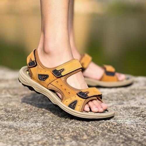 Men sandals leather big size outdoor summer shoes 2019 beach water walking mens closed toe breathable handmade gladiator hiking