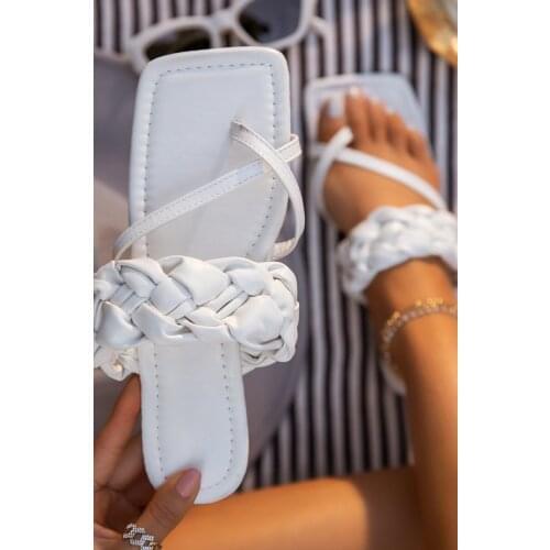 Summer Trend Modern Slippers Women Pu Leather Weave Strap Flip Toe Flat Heel Outdoor Beach Vacation Fashion Ladies Shoes Female