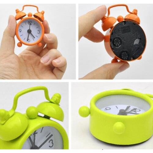 Creative Cute Mini Metal Small Alarm Clock 4cm Electronic Small Alarm Clock Vintage Travel Home Bed Desk Clock Decor Clock