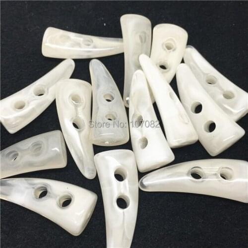 100pcs Resin Beige Horn Buckle 2-hole Buttons Toggle Windcheater Sweater Clothes Boots Button Ssy-022