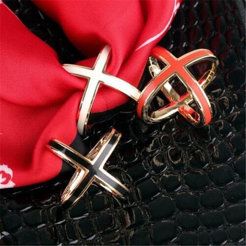 Fashion Cross Brooches X Shape Metal Shawl Buckle For Women Scarf Clip 2021 New Clothes Jewelry Accessories 3Colors