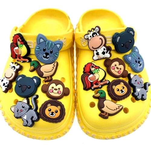 50PCS Wholesale Mix Animal Cartoon Shoes Decoration Monkey Lion Icon Shoe Charms Kids X-MAS Party Gifts Croc Jibizt Accessories