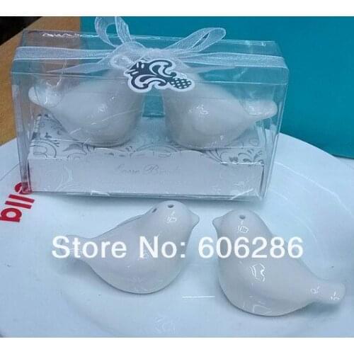 Free shipping 2pcs=1box porcelain white and orange pig couple salt and pepper shakers favors wedding party giveaways for guest