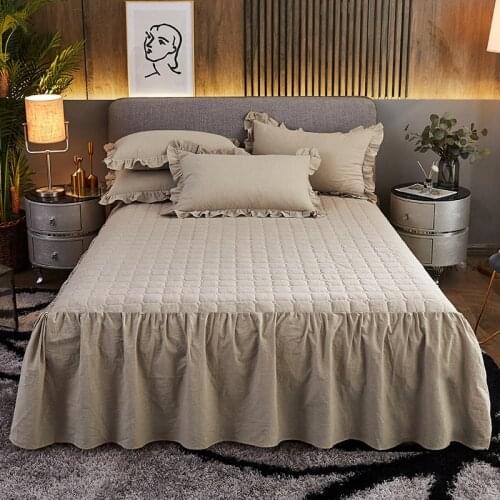 Home Textile Bedspread on The Bed European Bedding Bedsheet Pillowcases Cotton Thicken Quilted Mattress Cover Bed Skirt Set