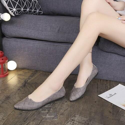 Spring black soft leather shoes women larger ballet flats pointed toe shallow mouth slip-on ladies loafer Zapatos Mujer U19-77
