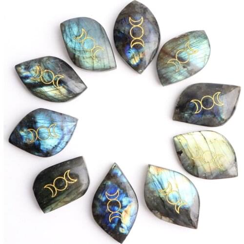 1PC Natural Carved Moon Symbol Labradorite Slice Shiny Crystal Reiki Stone Pendant Handmade Sun Craft Healing Home Decoration