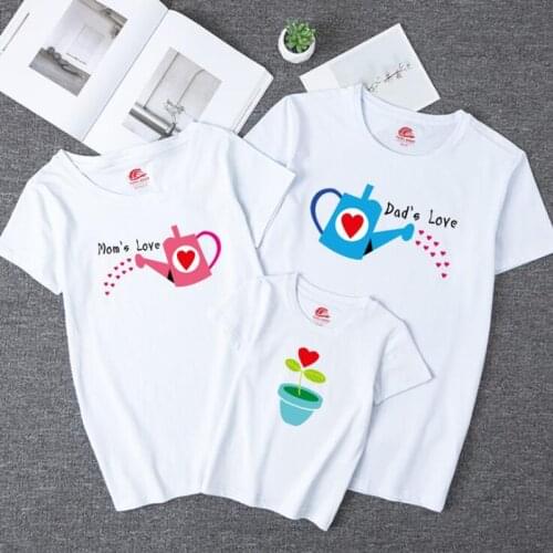 Family Look Mommy and Me Clothes Matching New 2020 Summer Short Sleeve Family Clothing Mother Daughter Son Father Kids T-shirt