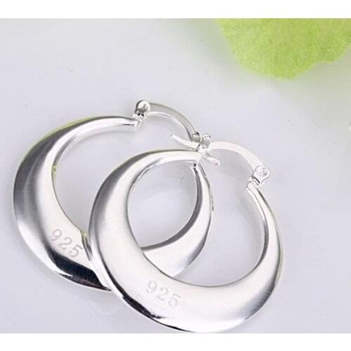 Wholesale fashion jewelry Earrings ,M925 Stamped M925 Silver color Earrings . Nice Jewelry. Good Quality E81