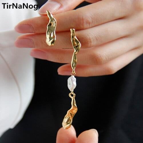 Han Edition Of Irregular Baroque Freshwater Pearl Earrings Contracted Asymmetric Swaying Metal Studs Women Jewelry Gifts