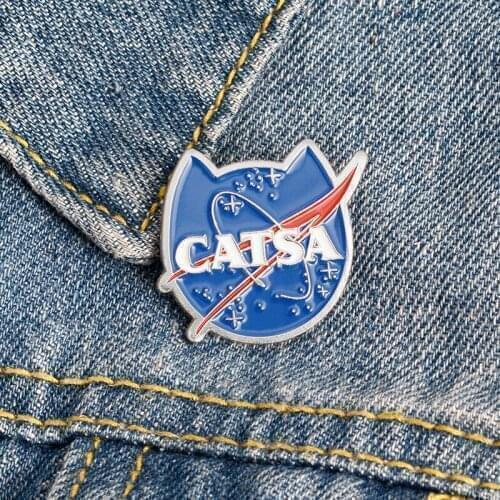 Creative blue cartoon animal cat planet enamel brooch pin custom badge clothes bag punk accessories woman jewelry gift for kid