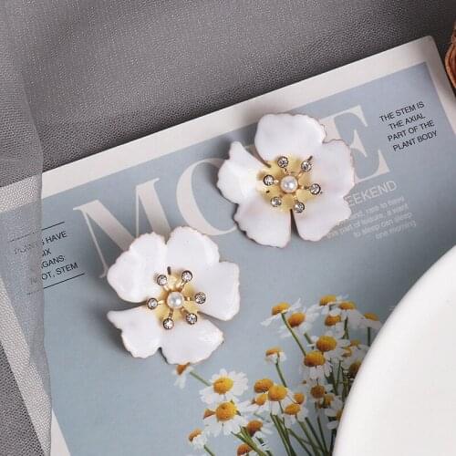 2020 New Trendy Intellectual Earrings for Women Temperament Flower Shape Stud Earrings Party Female Jewellery Accessories