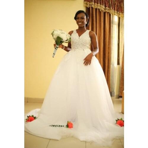 Stunning V Neck Mermaid Wedding Dresses With Detachable Train Lace Sweep Train African Country Bridal Gowns Vestidos de novia