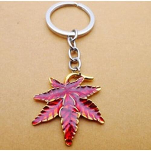 Personality Creative Keychain Waist Bag Pendant Red Green Big Maple Leaf Pendant Alloy Keychain Car Gift Pendant