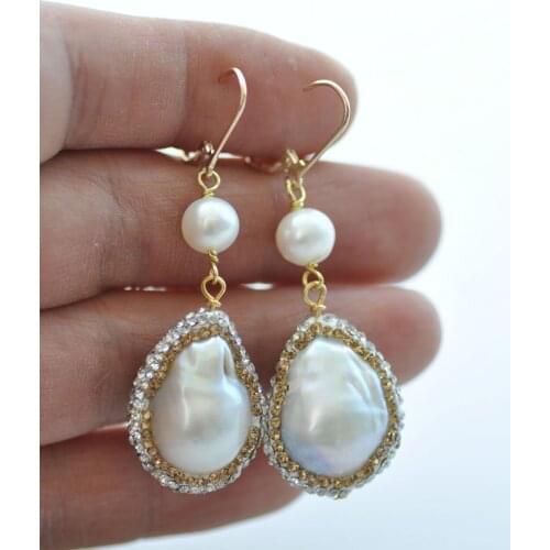 P7662 25mm White Drop & Round Pearl Dangle Earring CZ