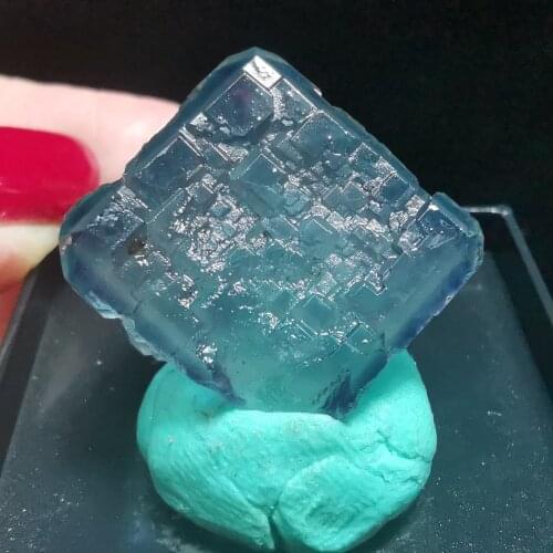 Natural rare fluorite cluster mineral crystal sample rock and crystal healing crystal (free box)