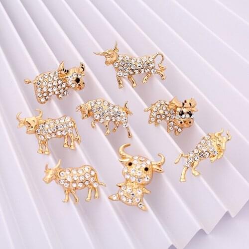 Cute Bull Brooch Pin for Women Cubic Zirconia Rhinestone Brooch Lapel Cartoon Animal Scarf Button Clothing Pin Accessories