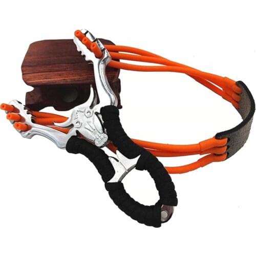 Powerful slingshot shooting alloy camouflage slingshot outdoor hunting bow and arrow shooting competitive slingshot 2020