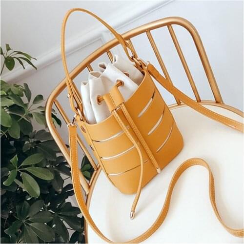 Creative Hot Rivet Design Messenger Bag Drawstring Design PU Leather Women Messenger Bag Fashion Crossbody Bag For Female