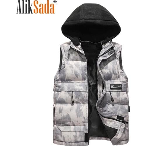 2021 New Vest Men Autumn and Winter Hooded Camouflage Trend Warm Cotton Vest Men Fashion Multi-Pocket Plus Size Vest Jacket