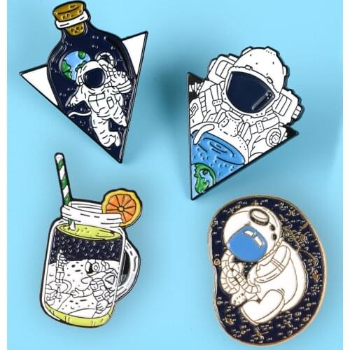 Astronaut in the bottle Lapel Pins Little baby Soda Fashion Brooches Badges Backpack Enamel Pins Jewelry Gift For Aerospace fans
