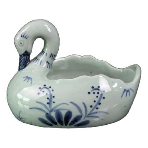 Chinese porcelain blue and white flower pattern Swan wash