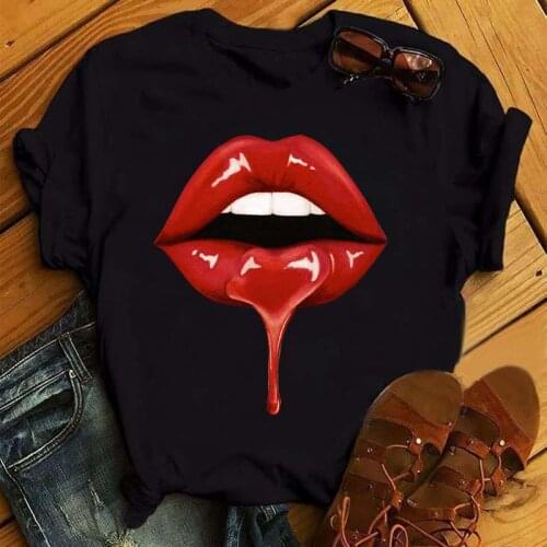 LINNA Summer Fashion Red Lips Graphic T Shirt Casual Women Short Sleeves Tops Loose Plus Size Funny Girls Tshirts Black Shirts