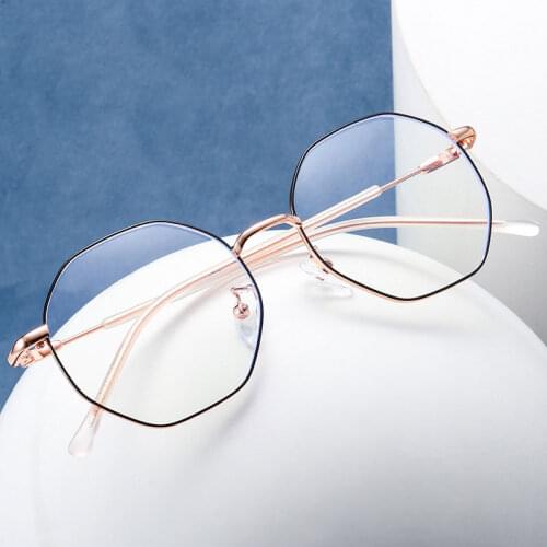 Round Glasses Frame Woman Men Glasses Retro Myopia Optical Frames Metal Clear le ns Black Silver Gold Eyeglasses Oculos CB8803