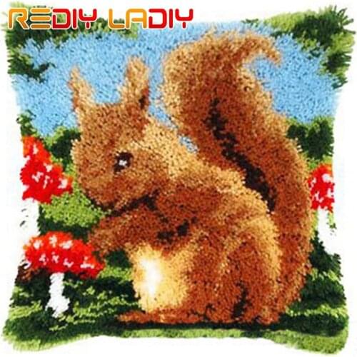 Latch Hook Cushion Squirrel Mushroom Pillow Case Crochet Crafts Acrylic Yarn for Embroidery Sofa Bed Cushion Cover Home Decor