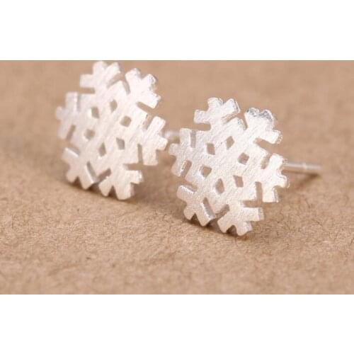Shuangshuo Brushed Snowflake Stud Earrings for Women Elegant Snowflake Earings Fashion Jewelry Christmas Earrings brincos S077