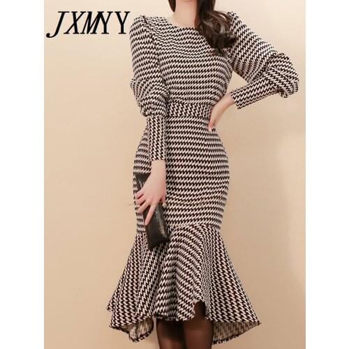 Autumn/Winter 2020 new product two-piece fashion temperament slim-fit houndstooth jacket waist bag hip fishtail skirt suit women