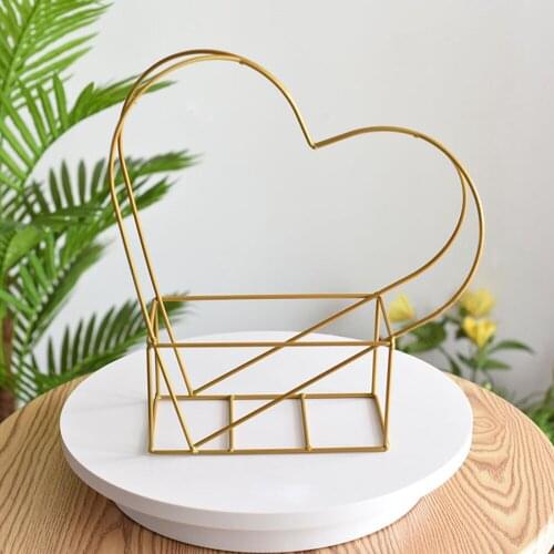 Geometric Flower Stand Tabletop Plant Pot Heart Shape Iron Rack Wedding Gifts Gold Metal Frame For Party Home Decor Vase