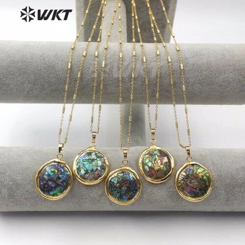 WKT WT-JN061 Wholesale Natural Colorful Cool Abalone Shell Necklace Round Gold Bezel Lady Pendant Necklace Valentines Day Gift