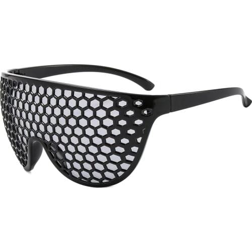 New hollowed out mirror personalized Sunglasses European and American mens and womens fashion show street shooting glasses cro