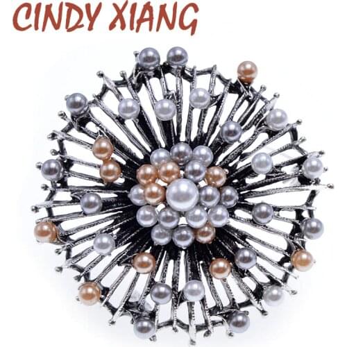 CINDY XIANG Pearl brooch round brooch colored Rhinestone big brooch female woman hollow brooch
