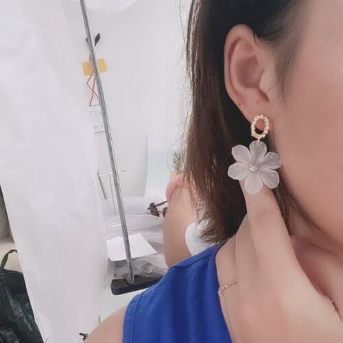 White flower earrings summer small fresh earrings female temperament all-match earrings earrings 2020 new Fashion Stud Earrings