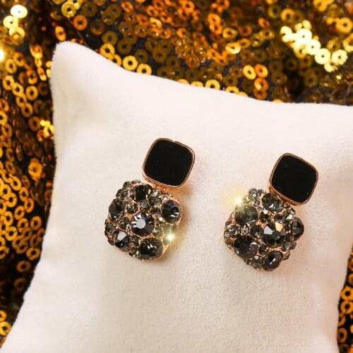 2020 New Personality Trend Prevent Allergy exquisite Fashion Stud Earrings Handmade Elegant Womens Vintage Stud Earrings