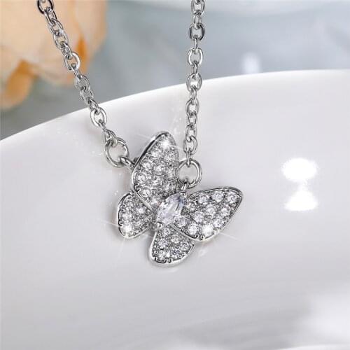 Huitan Dainty Butterfly Pendant Necklace Women Romantic Accessories for Wedding Party Delicate Girls Necklace Statement Jewelry