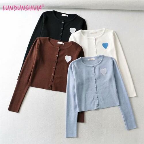 LUNDUNSHIJIA Love Embroidery Slim Short Cardigan Fashion Ladies Elegant Button Bomb Knitted Coats Female Soft Sweaters Women