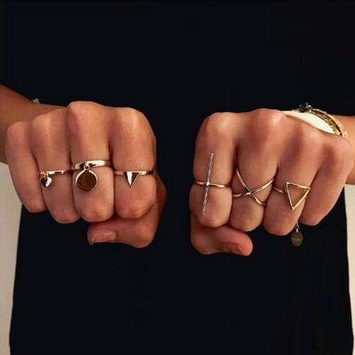 ALYXUY 7 Pcs/ Set Classic Gold Color Heart Triangle Rings Set Womens Charm Geometric Midi Ring Costume Jewelry Accessories