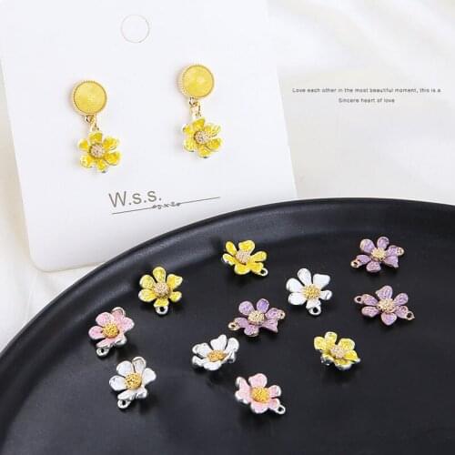 Summer style 50pcs/lot color print cartoon daisy flowers shape floating locket charms diy jewelry earring accessory