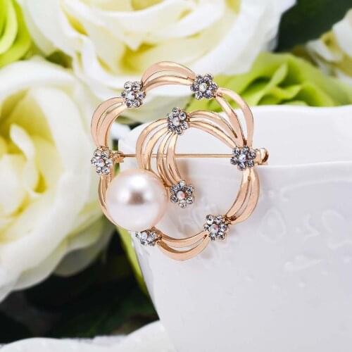 2017 New Summer Fashion Jewelry Simulated Peal Broches Pins Alloy Flower Brooch For Women Crystal Wedding Brosh Jewellery X0873