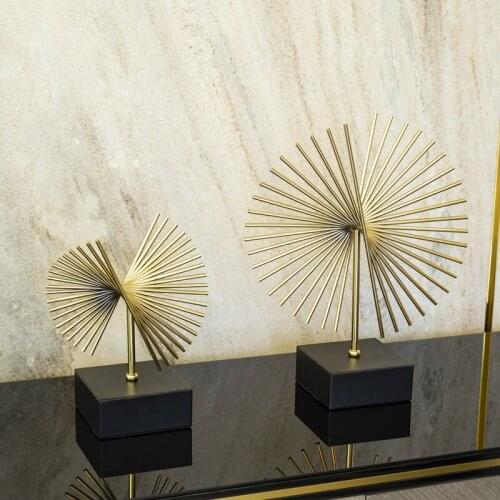 Creative Light Abstract Geometric Eagle Statue Metal Ornaments Modern Living Room Wine Cabinet Home Decoration Accessories Gifts